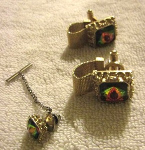 lot 49 image: shirthat pins qty 3 all match