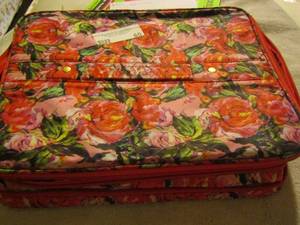 lot 60 image: Pink floral make up case