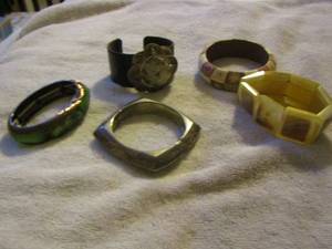 lot 94 image: qty 5 womens bracelets