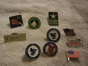 lot 104 image: lot of various shirt pins