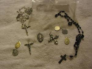 lot 115 image: Necklace pendants, black bead rosery, another rosery and 2 crosses