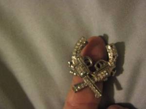 lot 140 image: Pistol gun ring