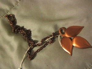 lot 148 image: vintage solid copper leaf & chain