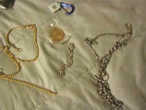 lot 149 image: womens misc. jewelry