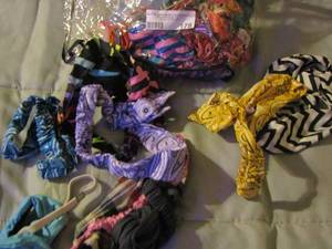 lot 178 image: womens head bands and bandanas