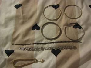 lot 193 image: Womens bracelets INCL BANGLES, CHAIN   QTY 7