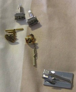 lot 199 image: 4 shirt pins - tie clip