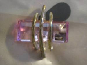 lot 201 image: pink stone necklace pendant