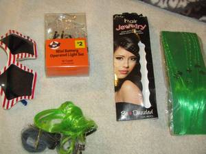 lot 222 image: Mini battery operated light set- sunglasses- hair extensions