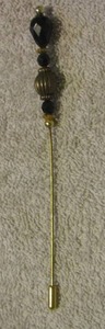 lot 250 image: HAT PIN