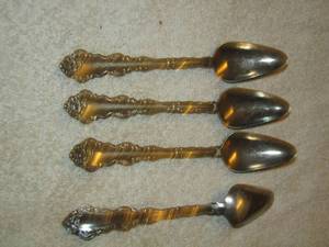 lot 259 image: 4 spoons stainless steel