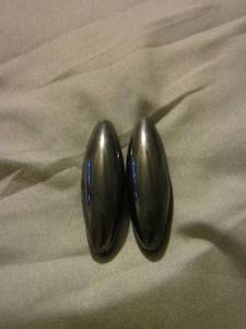 lot 273 image: Black 2 12 metal weights   QTY 2