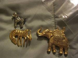 lot 350 image: poodle pendant, horse pendant, elephant pendant