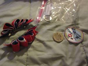 lot 305 image: 2 red white and blue little girls bows and 2 patches