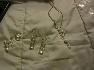 lot 341 image: pearl and glass earrings and necklace