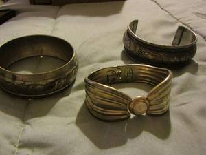lot 334 image: Silver plated and Silver womens vintages bracelets