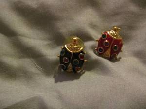 lot 309 image: 2 lady bug earrings
