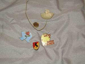 lot 325 image: LAPEL shirt pins