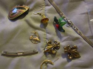 lot 308 image: earrings and hair clips