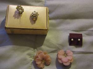 lot 340 image: pink flower earrings, pearl earrings plus