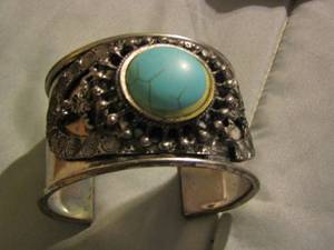 lot 290 image: turquise womens bracelet