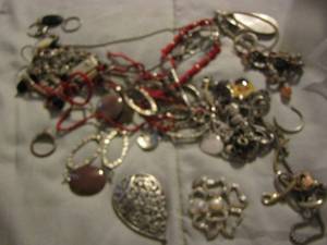 lot 280 image: misc. lot of womens earrings and necklaces