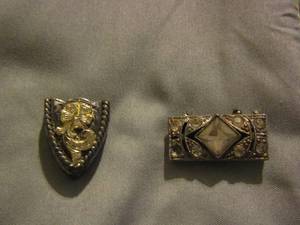 lot 380 image: SILVER BELT TIP & BUCKLE LOOP