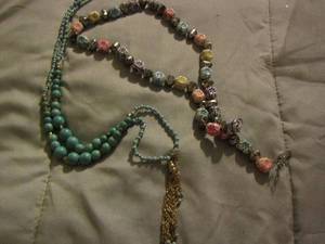lot 387 image: rosery and turquise necklace