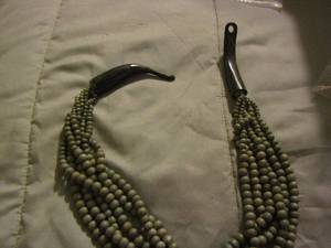 lot 411 image: MULTIPLE STRAND BEADED NECKLACE