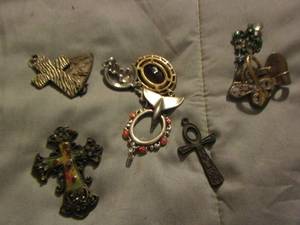 lot 385 image: necklace pendants