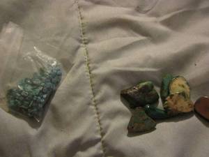 lot 386 image: turquise rocks