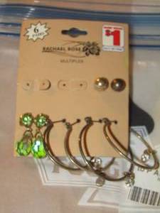 lot 195 image: womens earrings