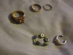 lot 543 image: qty 5 womens rings