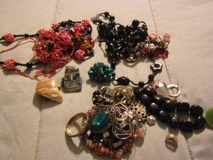 lot 292 image: misc. lot of womens jewelry