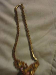 lot 518 image: Orange Rhinestone necklace