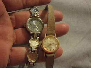 lot 514 image: Timex 17 jewels womens watch, Fondini womens watch