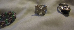 lot 542 image: qty 3 womens rings