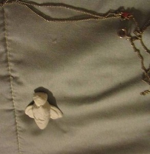lot 510 image: white bumble bee necklace