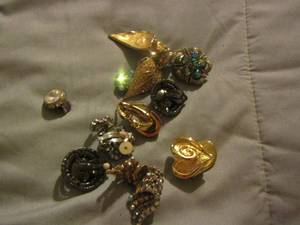 lot 570 image: womens clip on earrings