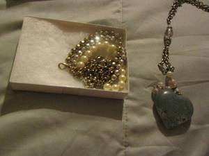 lot 581 image: heart necklace, womens bracelet
