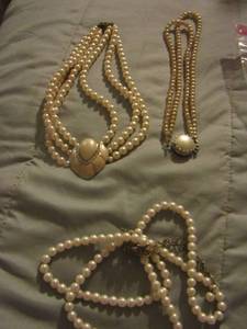 lot 589 image: pearl necklaces