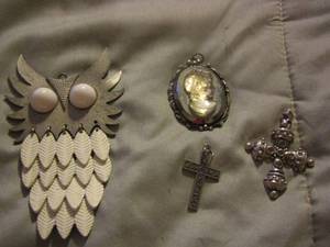 lot 588 image: necklace pendants