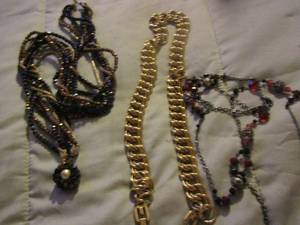 lot 587 image: womens necklaces