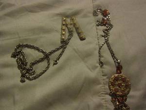 lot 603 image: qty 2 womens necklaces