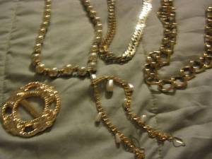 lot 574 image: womens gold color necklaces