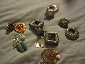 lot 564 image: lot of various womens clip on earrings