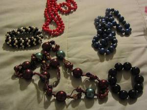 lot 563 image: qty 3 womens bead necklaces, 2 womens bead bracelets
