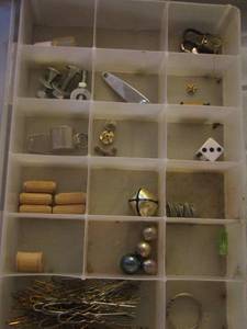 lot 453 image: bead container with misc. stuff