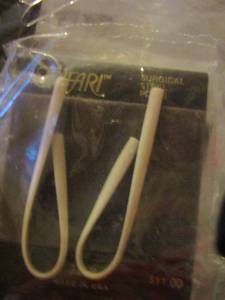 lot 435 image: bag of Triafri earrings