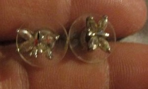 lot 516 image: butterfly earrings